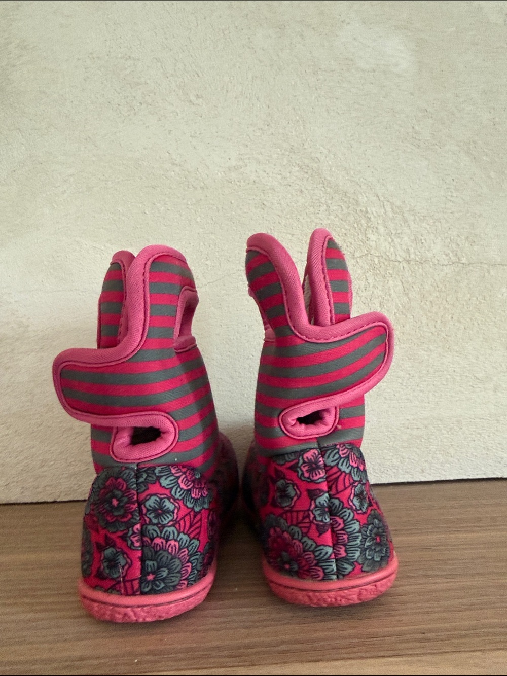 Bogs little Kids Pink and Gray Floral Stripe Pull-On Boot - Picture 3 of 5